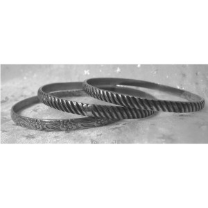3 Bracelets Argent ou métal argenté ? 3 Bracelets Argent ou métal argenté ?