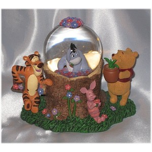 ANCIENNE BOULE DE NEIGE SNOWDOME WINNIE TIGROU PORCINET BOURRIQUET ANCIENNE BOULE DE NEIGE SNOWDOME WINNIE TIGROU PORCINET BOURRIQUET