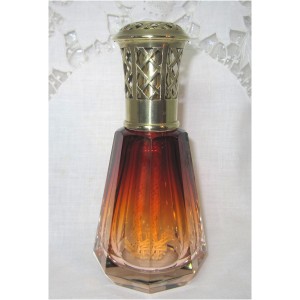 SPLENDIDE LAMPE BERGER EN CRISTAL TAILLE 