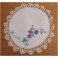 Exquis  napperon de table avec broderies de fleurs Violettes