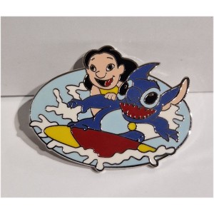Pin's Lilo et  Stitch surf TRES RARE couleur ARGENT