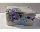 Très jolie ancienne boites à bijoux porcelaine avec des violettes