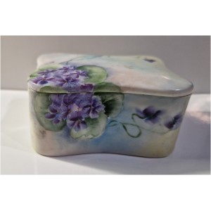 Très jolie ancienne boites à bijoux porcelaine avec des violettes