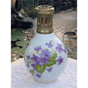 LAMPE BERGER PORCELAINE DE LIMOGES LES VIOLETTES