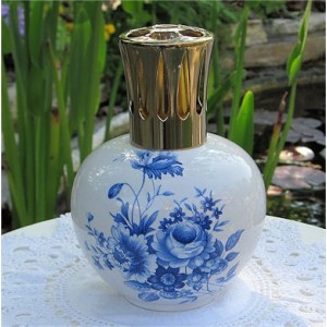 LAMPE BERGER PORCELAINE FLEURS BLEUES