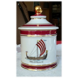 POT A TABAC - Porcelaine de LIMOGES SIGNES L. VALADE - DECOR BATEAU POT A TABAC - Porcelaine de LIMOGES SIGNES L. VALADE - DECOR BATEAU
