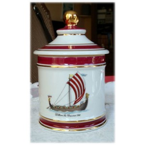 POT A TABAC - Porcelaine de LIMOGES SIGNES L. VALADE - DECOR BATEAU