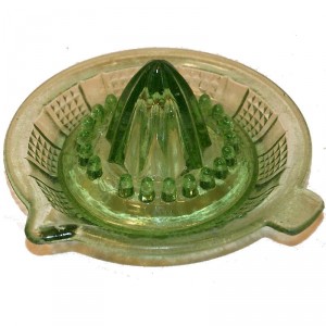 PRESSE CITRON EN VERRE EPAIS VERT VINTAGE 1950 PRESSE CITRON EN VERRE EPAIS VERT VINTAGE 1950