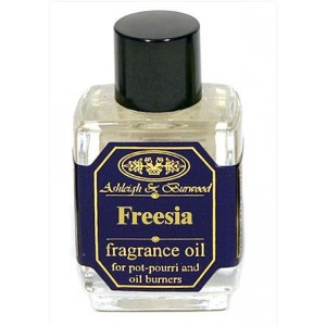 Huile parfumée - Freesia parfumé (flacon de 12 ml) ABFO025 Huile parfumée - Freesia parfumé (flacon de 12 ml) ABFO025